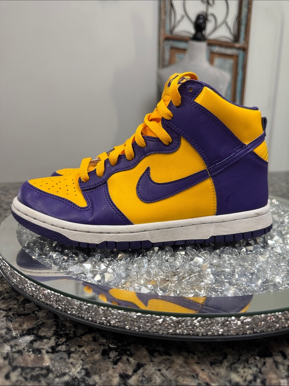 Nike dunk retro 12.5 court High-Top Sneaker in Purple and Gold Like new
